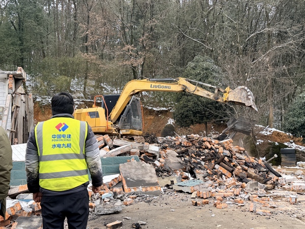 水電九局一線工人勇救九旬老人顯擔(dān)當(dāng)(攝:水電九局 王宇欣).jpg